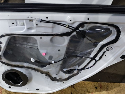 Дверь задняя правая