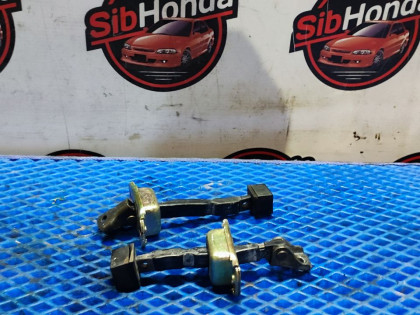 Ограничители дверей Передние MR526777 MITSUBISHI AIRTREK