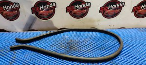 Уплотнитель капота 74143-SDA-A00 HONDA ACCORD