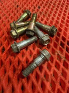 Болт 10X1.25 крепления промвала HONDA ODYSSEY OEM 90102-SF1-000 RA6 2001