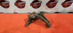 Цапфа Задняя правая 42304-06100 TOYOTA CAMRY