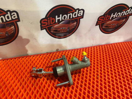 Цилиндр сцепления главный