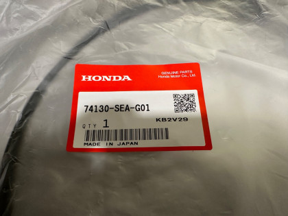 Трос замка капота